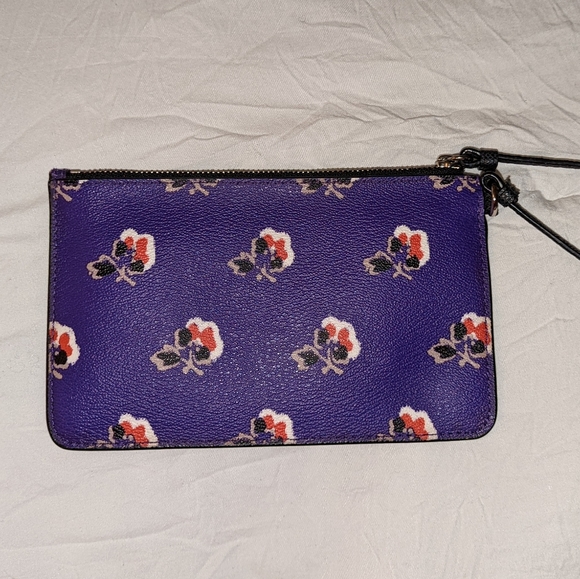 Coach Bramble Rose Wristlet - Picture 4 of 6